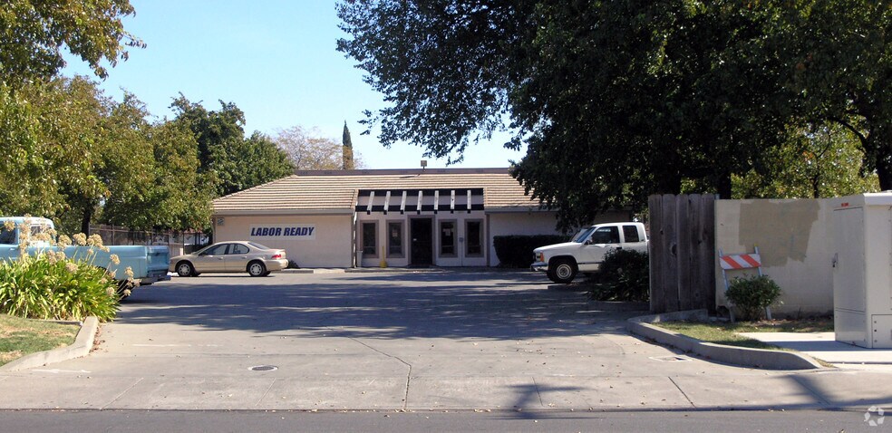 Primary Photo Of 401 E Tabor Ave, Fairfield Office For Sale