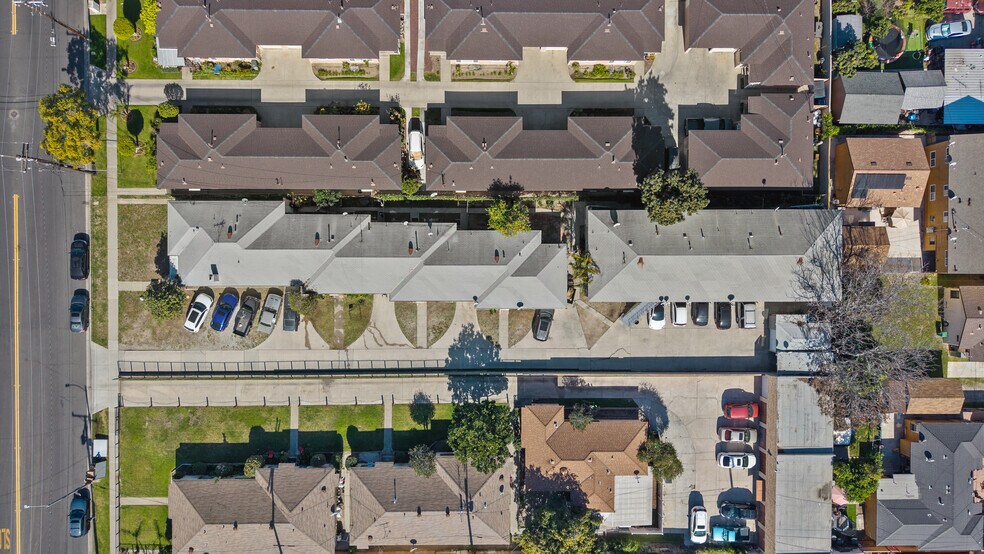 More Photos Of 6800 Wilcox Ave, Bell Apartments For Sale