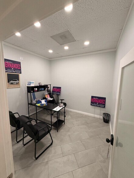 More Photos Of 566 W Lancaster Blvd, Lancaster Office For Sale