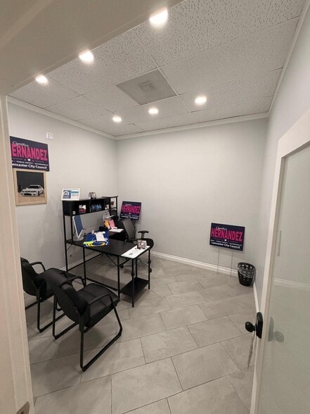 More Photos Of 566 W Lancaster Blvd, Lancaster Office For Sale