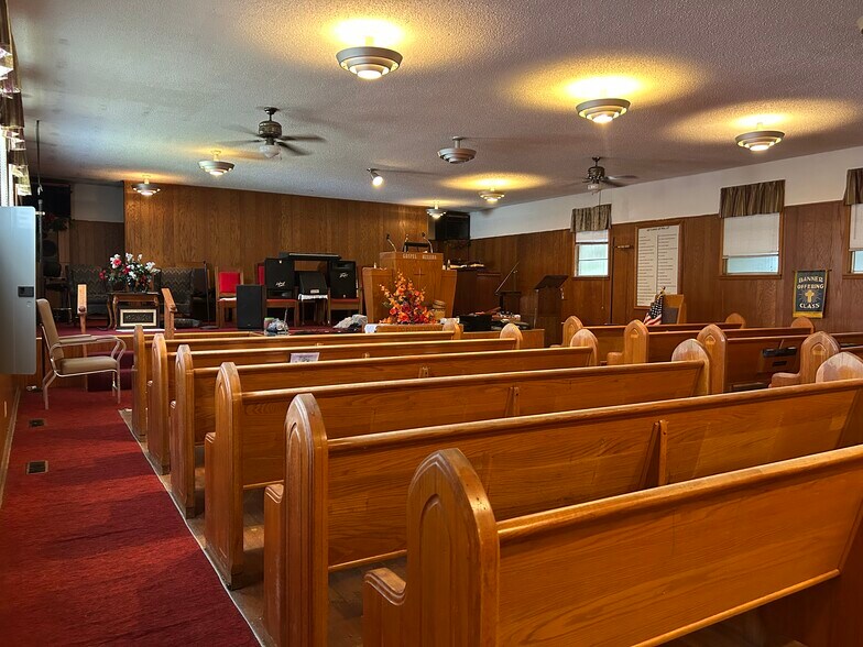 More Photos Of 1107 Spring St, Hot Springs Flex For Lease