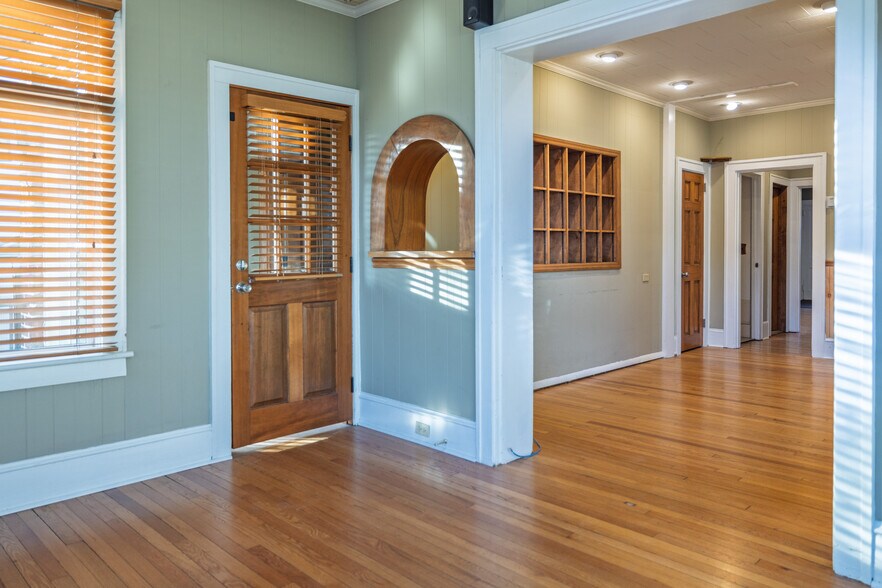 More Photos Of 346 Merrimon Ave, Asheville Medical For Sale