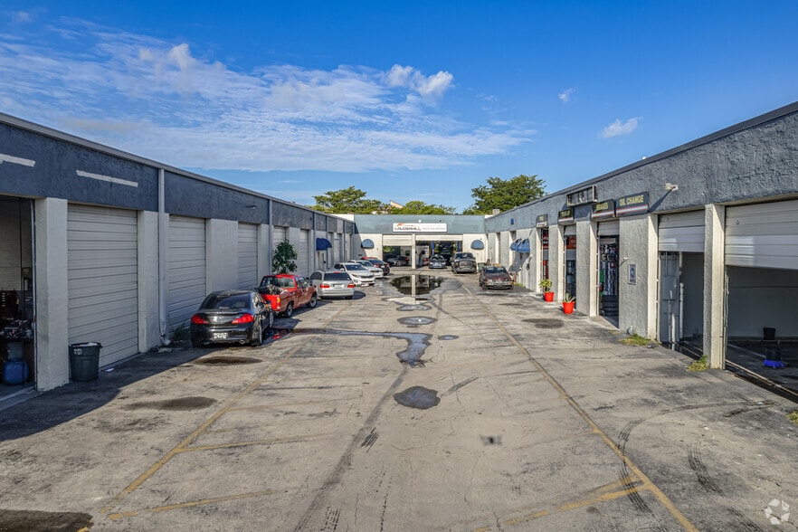 More Photos Of 4917 N University Dr, Lauderhill Auto Repair For Lease