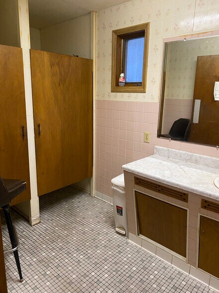 More Photos Of E2578 County Rd S, Casco Bar For Sale