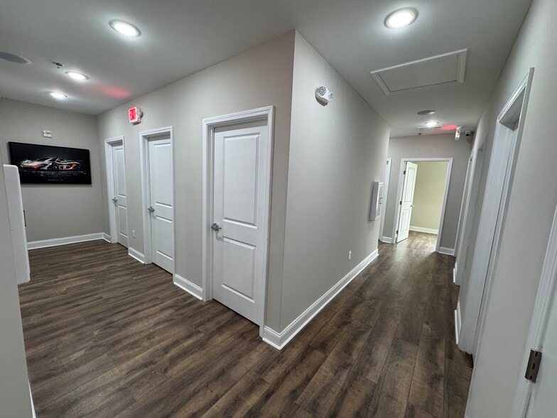 More Photos Of 3450 Acworth Due West Rd NW, Kennesaw Office For Sale