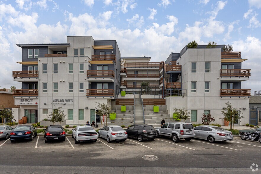 More Photos Of 1836-1852 Locust Ave, Long Beach Apartments For Lease