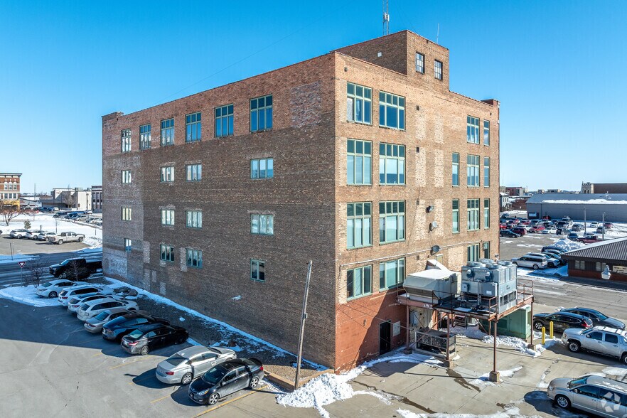 More Photos Of 11 E Church St, Marshalltown Unknown For Sale