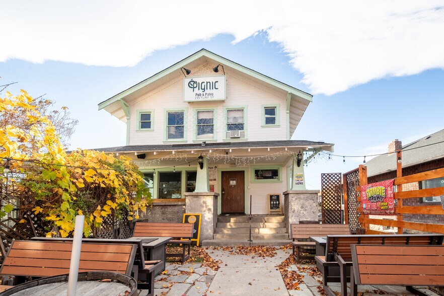 More Photos Of , Reno General Retail For Sale