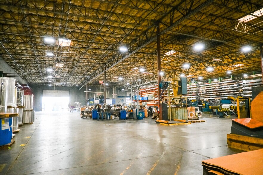 More Photos Of 1360 E North Ave, Fresno Service For Sale