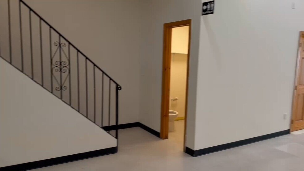 Primary Photo Of 104-65 Roosevelt Ave, Flushing Apartments For Lease