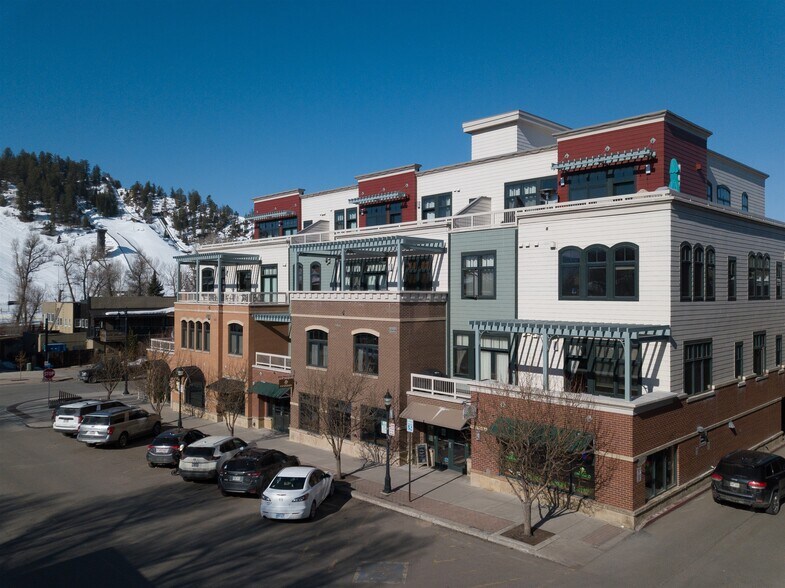 More Photos Of 700 Yampa, Steamboat Springs Restaurant For Sale