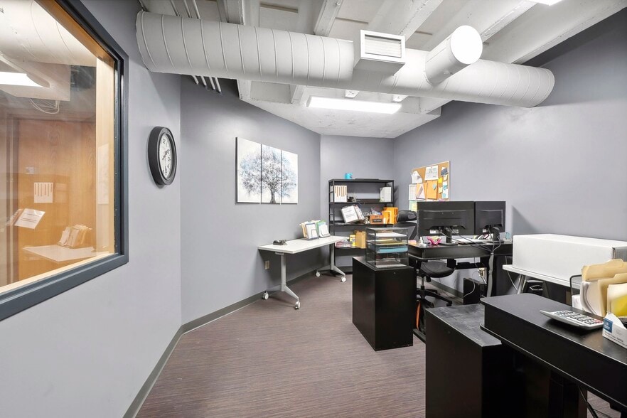 More Photos Of 2200 E Franklin Ave, Minneapolis Office For Lease