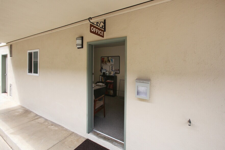 More Photos Of 2200 Village Ct, Belmont Apartments For Sale