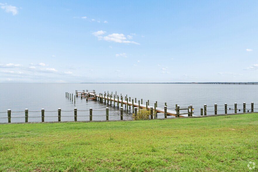 More Photos Of 231 Waterside Dr, Roper Apartments For Sale