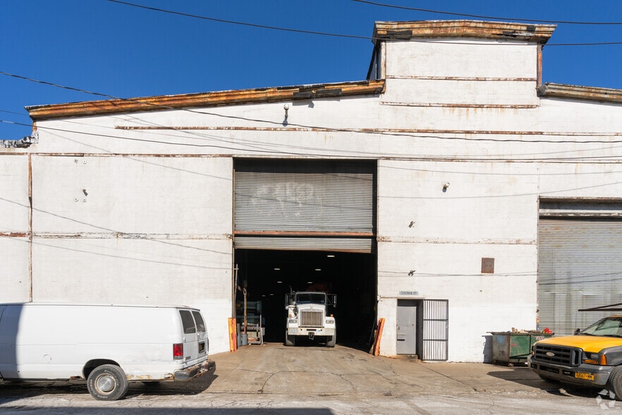 More Photos Of 170-186 Van Brunt St, Brooklyn Warehouse For Lease