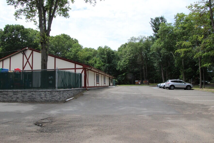 More Photos Of 70A Washington Ave, North Haven Specialty For Lease