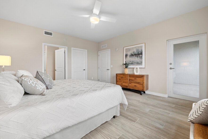 More Photos Of 5126 Coronado Pky, Cape Coral Apartments For Sale