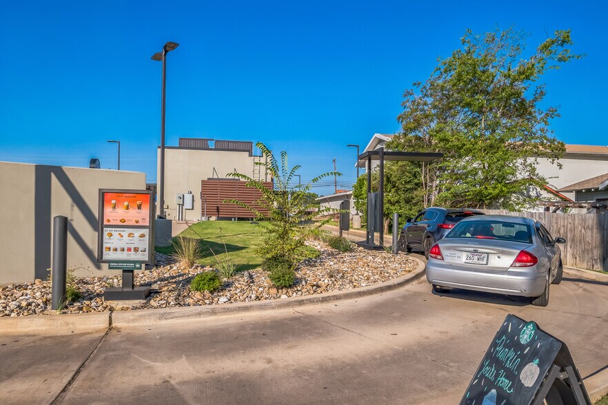 More Photos Of 598 S Jackson St, Jacksonville Restaurant For Sale