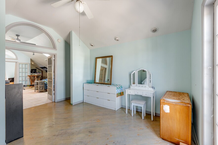 More Photos Of 402 appelrouth Ln, Key West Office Residential For Sale