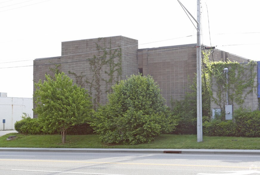 Primary Photo Of 724 N Hall of Fame Dr, Knoxville Coworking Space