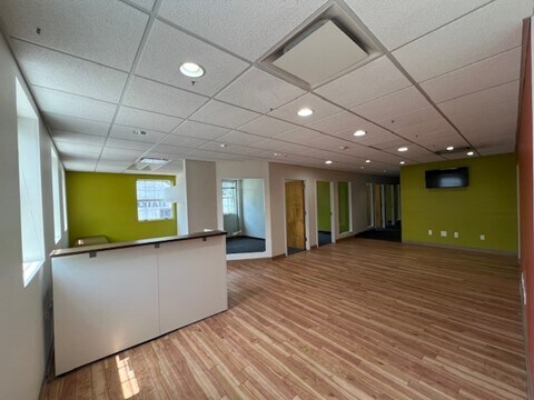 More Photos Of 25-29 W Ridgewood Ave, Ridgewood Loft Creative Space For Lease