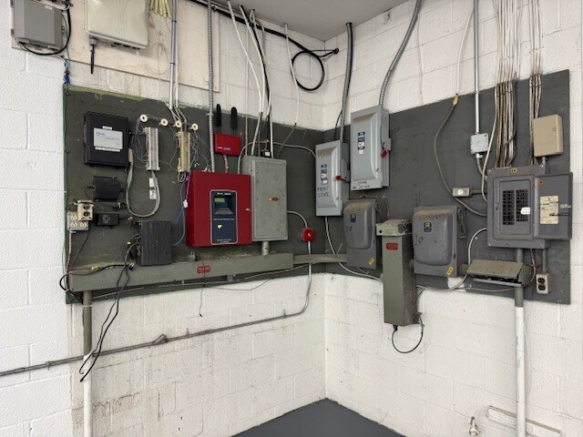 More Photos Of 133 S West End Blvd, Quakertown Freestanding For Lease