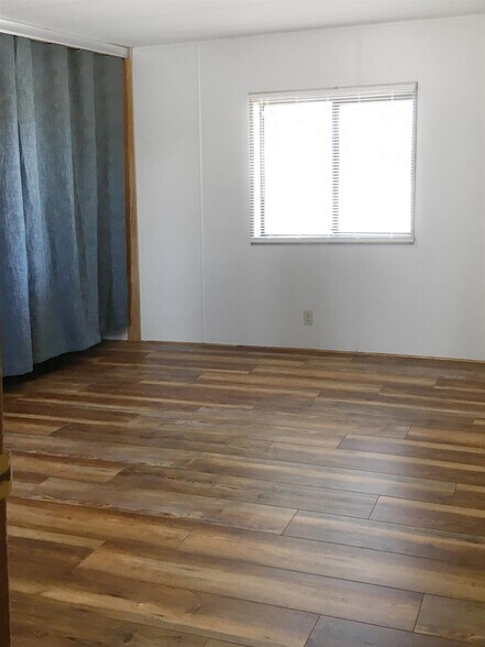 More Photos Of 910 Memorial Dr, Cortez Manufactured Housing Mobile Home Park For Sale