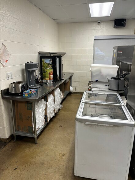 More Photos Of 5130 Chestnut St, Emmaus Fast Food For Sale