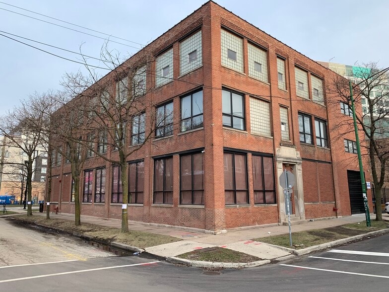 More Photos Of 321 N Loomis St, Chicago Light Distribution For Lease