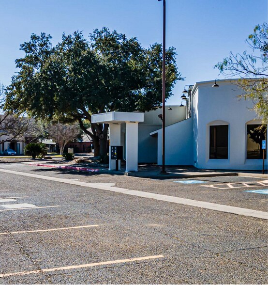 More Photos Of 102 Del Ct, Laredo Office For Lease