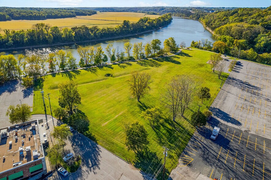 More Photos Of N Riverside Drive, Clarksville Land For Sale