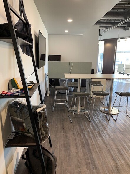 More Photos Of 15 Carlton Dr, St. Albert Flex For Sale