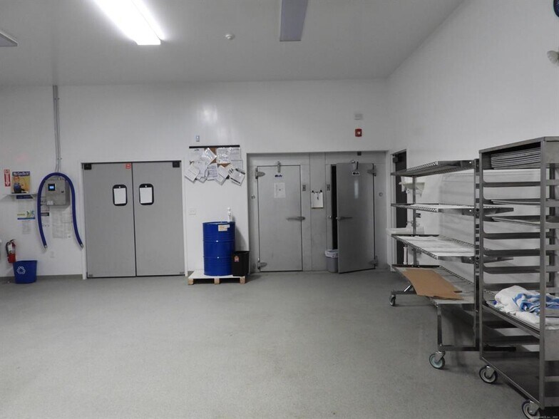 More Photos Of 81 Norwich Westerly Rd, North Stonington Restaurant For Sale