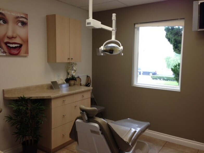 More Photos Of 1729 Termino Ave, Long Beach Medical For Sale