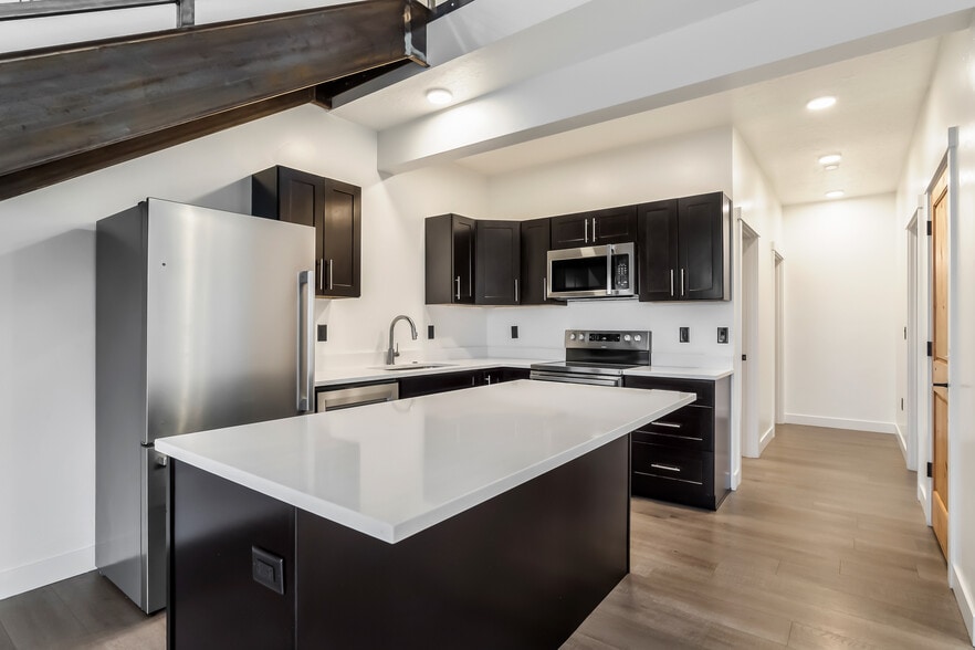 More Photos Of 1441-1461 NW 4th St, Redmond Apartments For Sale
