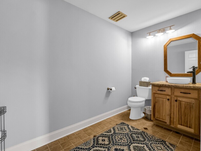 More Photos Of 1612 Asheville Hwy, Hendersonville Office For Sale