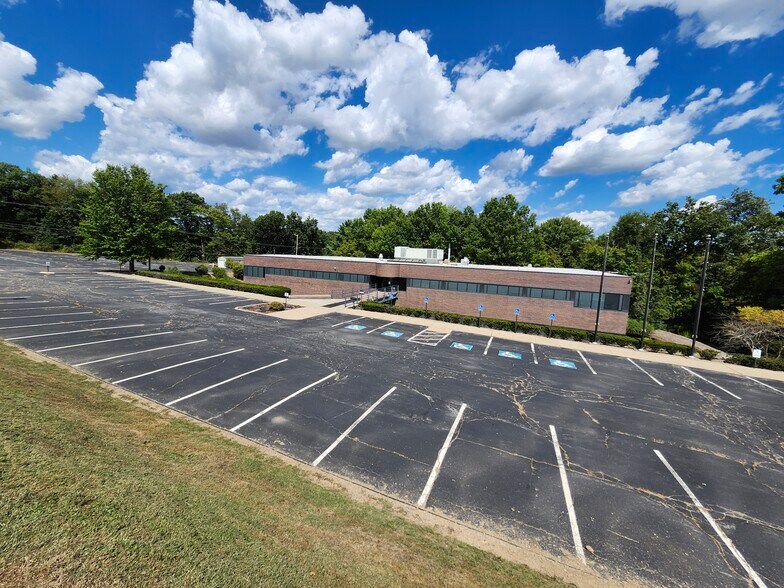 More Photos Of 250 Park West Dr, Pittsburgh Office For Sale