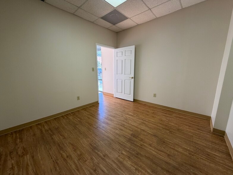 More Photos Of 137-145 Technical ct, Garner Flex For Sale