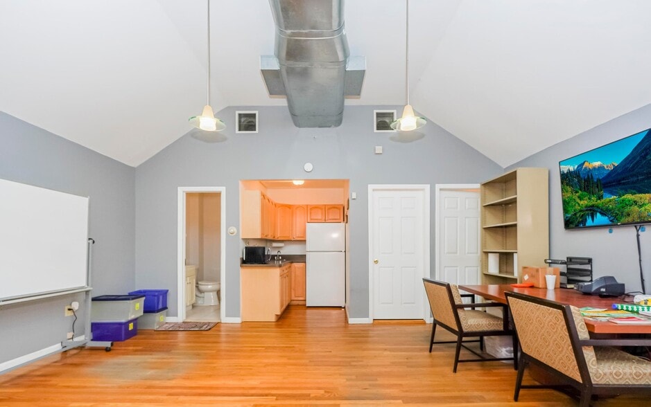 More Photos Of 10 Cross St, Staten Island Warehouse For Sale