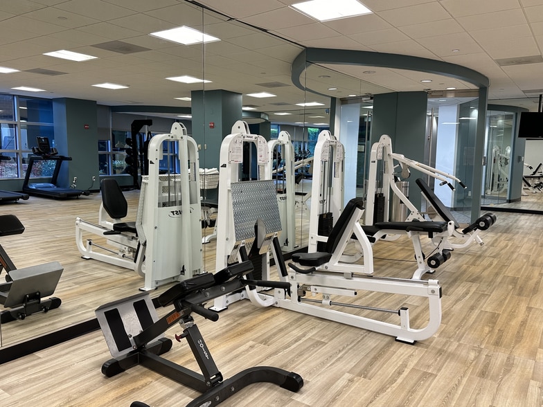 More Photos Of 1900 Campus Commons Dr, Reston Unknown For Lease