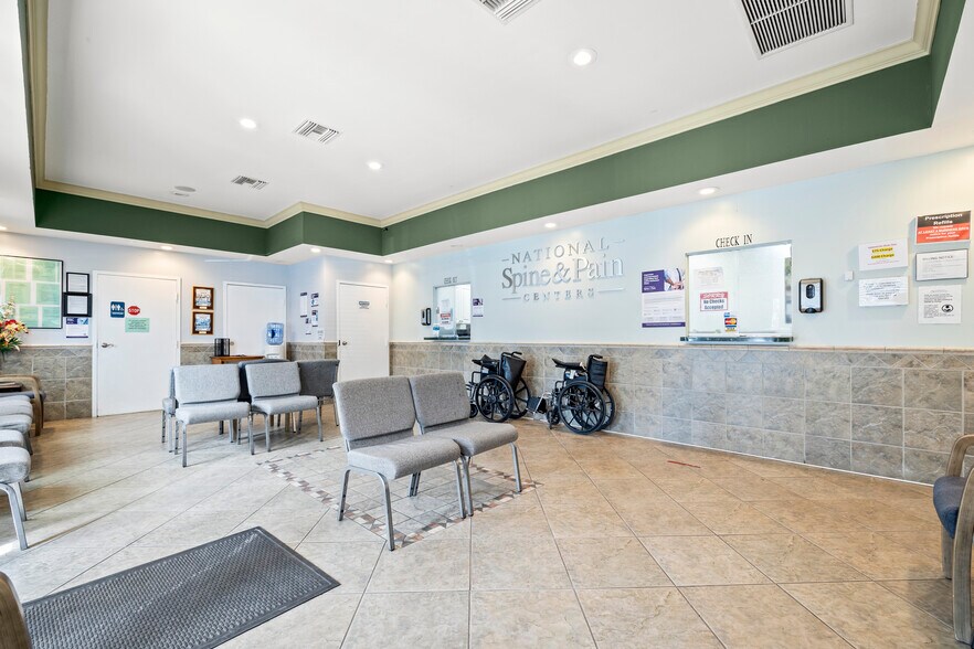 More Photos Of 440 SW Perimeter Glen, Lake City Medical For Sale