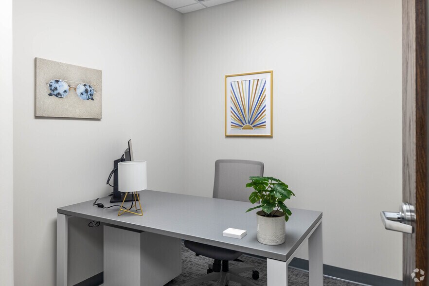 More Photos Of 7284 W Palmetto Park Rd, Boca Raton Coworking Space