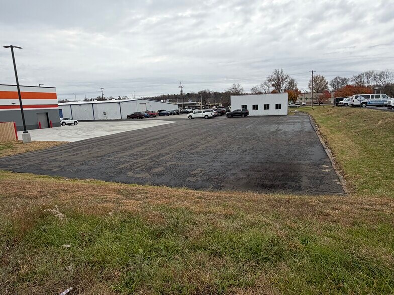 More Photos Of 319 Glades Rd, Berea Land For Lease