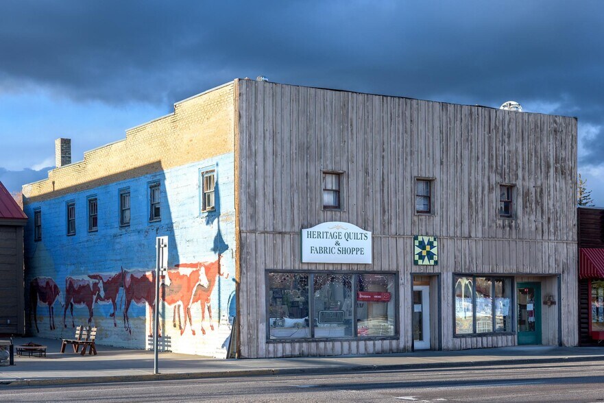 More Photos Of 21 E Pine, Pinedale General Retail For Sale