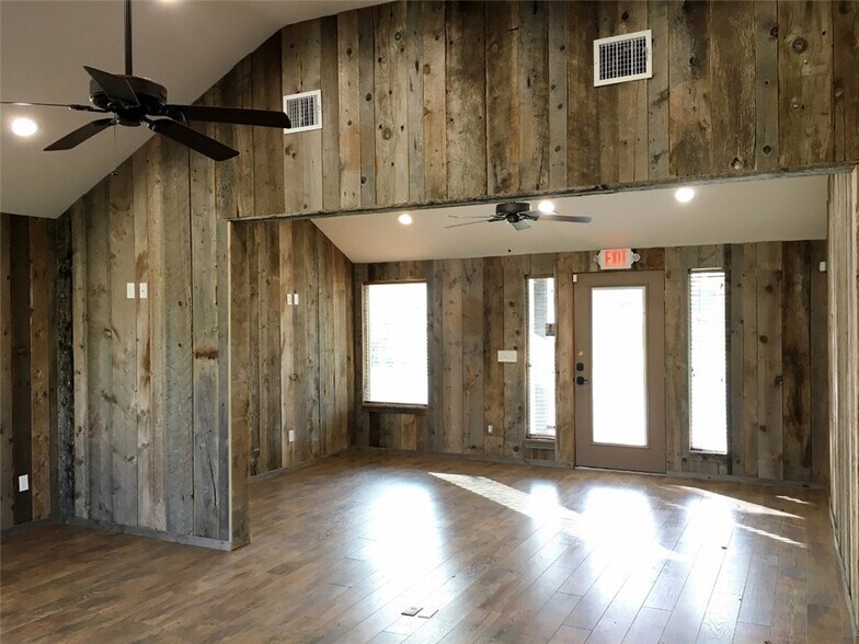 More Photos Of 302 E Milam St, Round Rock Office For Lease