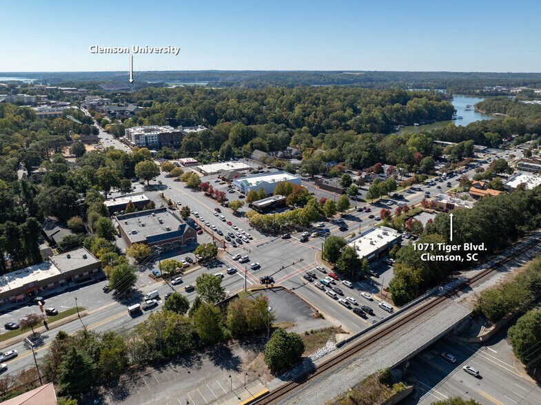 More Photos Of 1071 Tiger Blvd, Clemson Restaurant For Lease