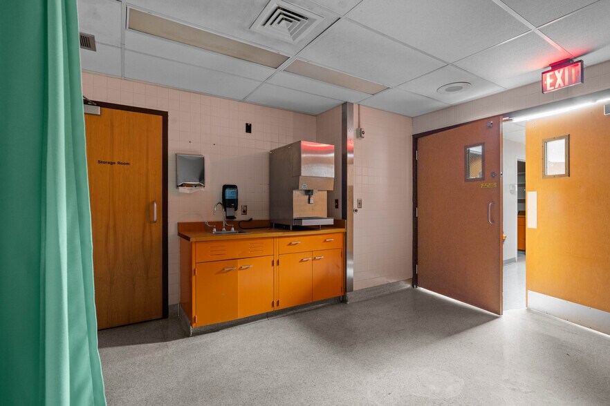 More Photos Of 94 Hospital St, Ridgway Specialty For Sale