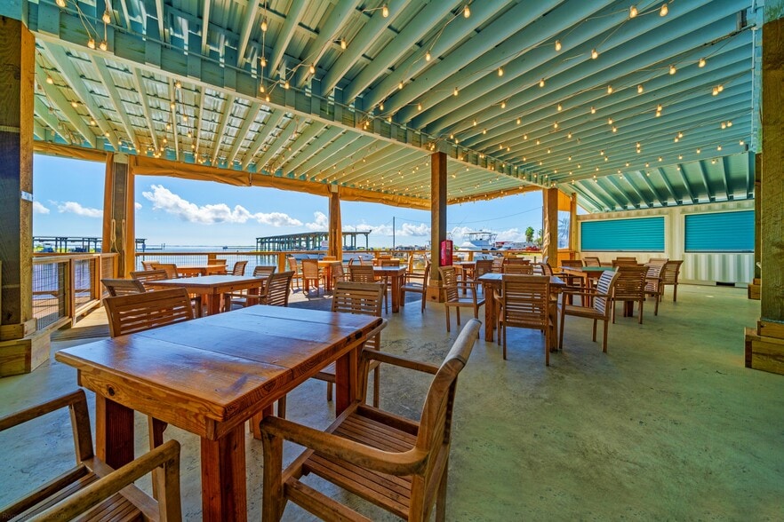 More Photos Of 4236 Laguna Shores Rd, Corpus Christi General Retail For Sale