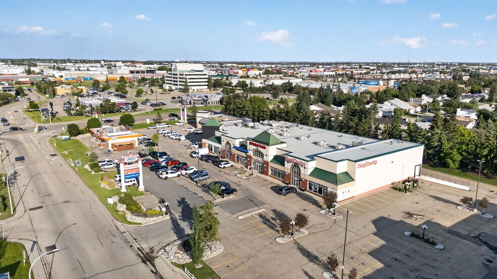 More Photos Of 4112-4120 Calgary Trl NW, Edmonton Unknown For Lease