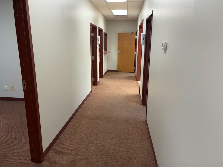 More Photos Of 935 E Hanna Ave, Indianapolis Storefront For Lease